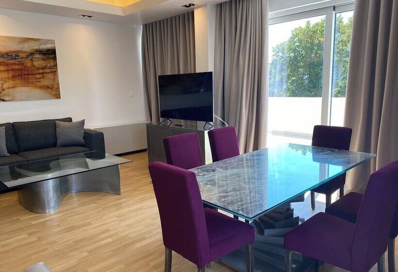 סוויטה, Theoxenia House