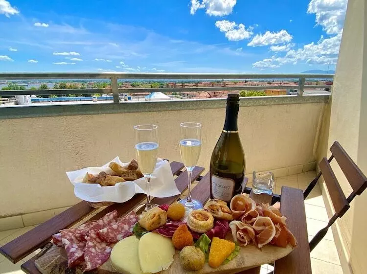 バルコニー付きスタンダードルーム, Tuscany Inn