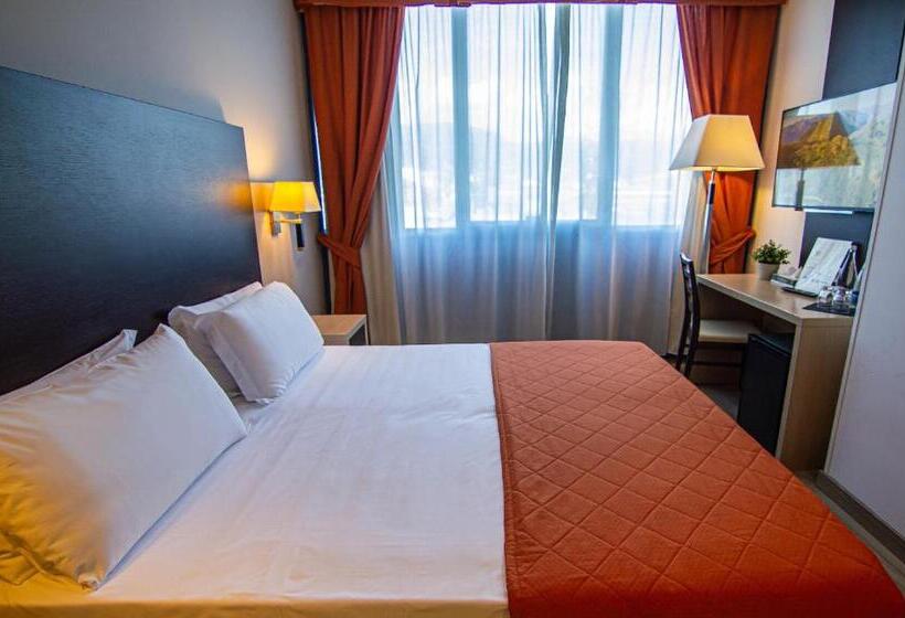 اتاق استاندارد, Tuscany Inn