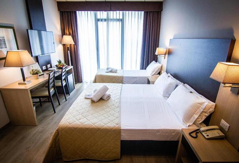 اتاق سوپریور سه تخته, Tuscany Inn