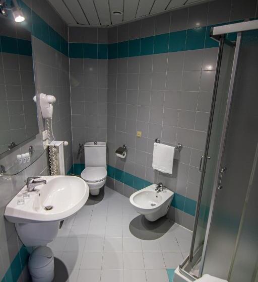 Economy Triple Room, Tuscany Inn