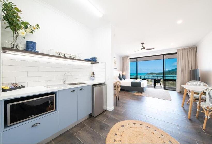 Superior Studio Sea View, Ocean Views At Whitsunday Terraces Resort