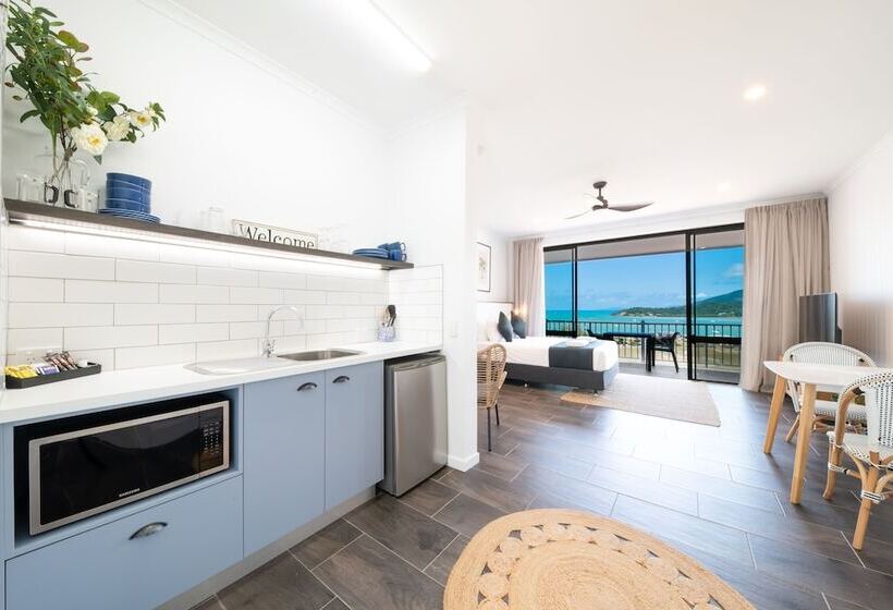 Superior Studio Sea View, Ocean Views At Whitsunday Terraces Resort
