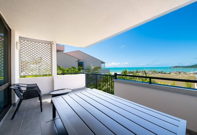带有一个卧室和海景的高级公寓, Ocean Views At Whitsunday Terraces Resort
