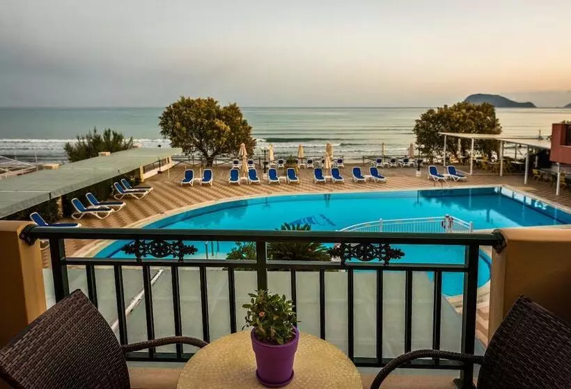 سوییت, Mediterranean Beach Resort