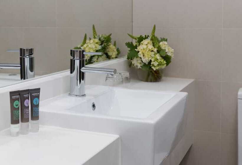 스탠다드 룸 더블 침대, Novotel Geelong