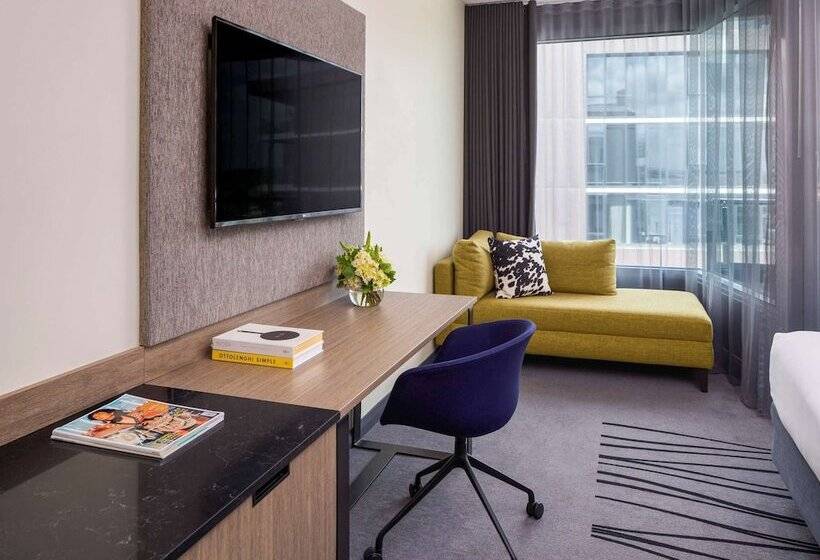 Quarto Estandar Cama Casal, Novotel Geelong