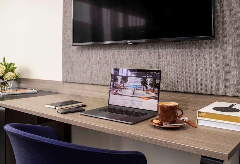 اتاق استاندارد با بالکن, Novotel Geelong