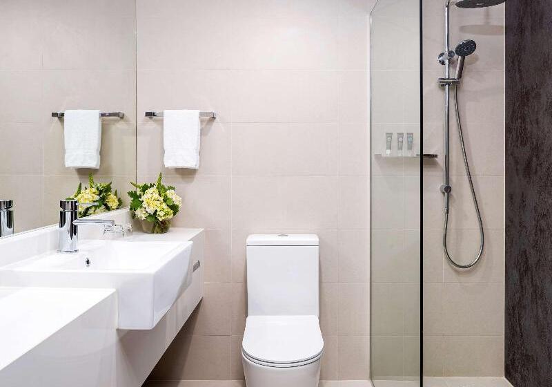 اتاق استاندارد با بالکن, Novotel Geelong