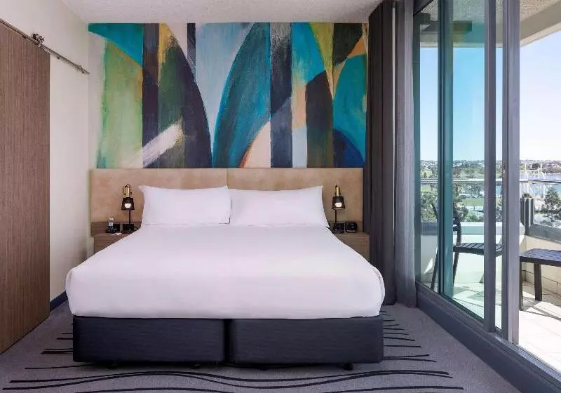 バルコニー付きデラックスルーム, Novotel Geelong