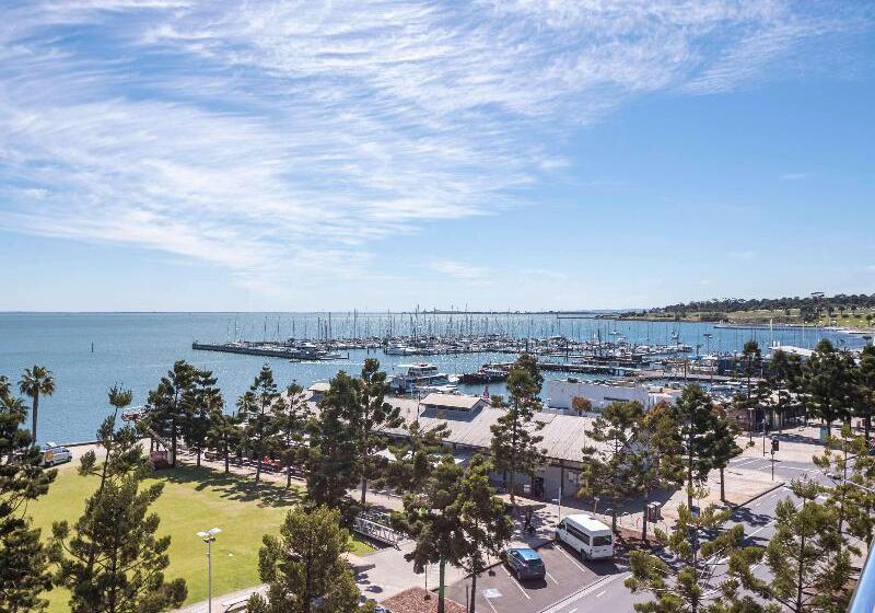 Quarto Deluxe com Sacada, Novotel Geelong