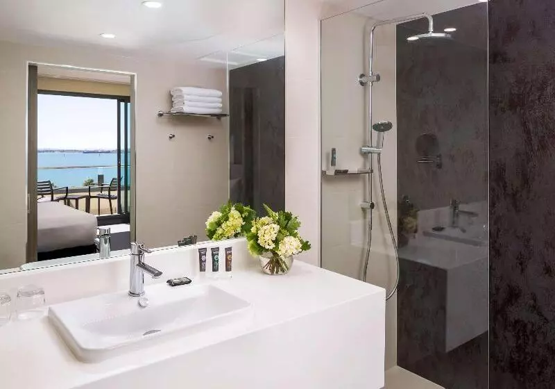 バルコニー付きデラックスルーム, Novotel Geelong
