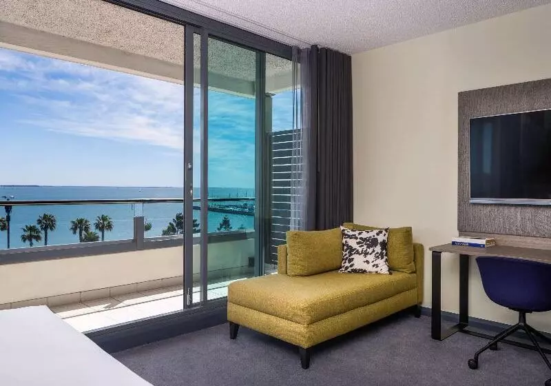 バルコニー付きデラックスルーム, Novotel Geelong