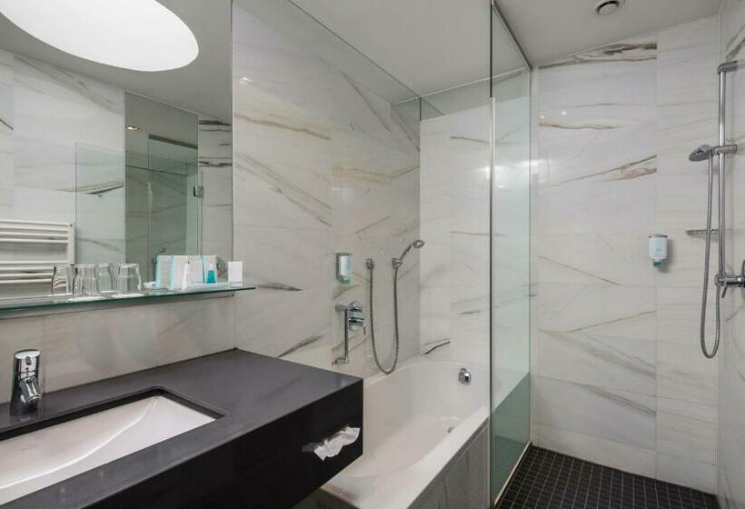 Люкс с Террасой, Austria Trend Hotel Congress Innsbruck