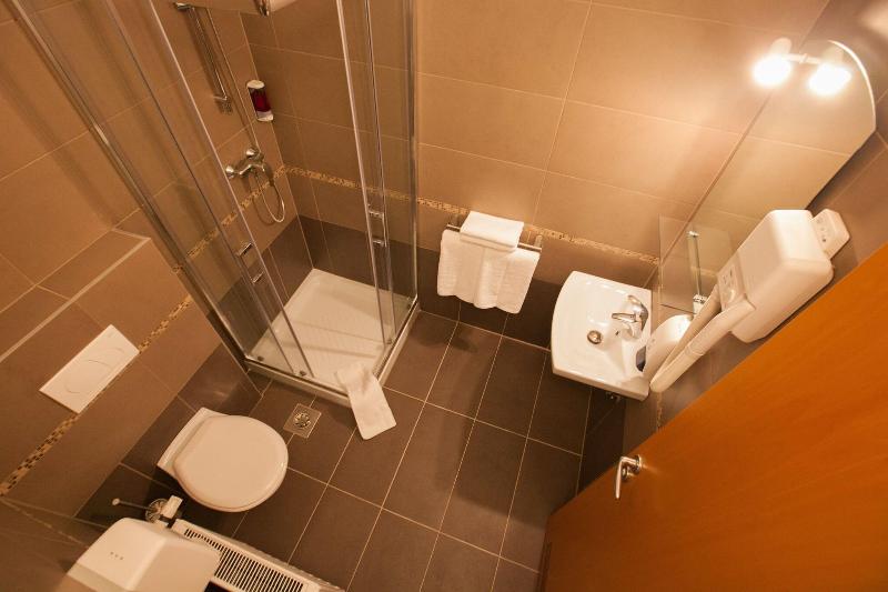 اتاق استاندارد سه نفره, Eco Hotel Center Postojna