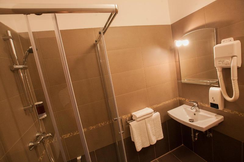 اتاق استاندارد چهار تخته, Eco Hotel Center Postojna