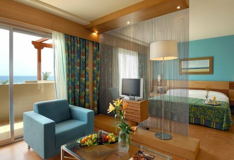 جناح جونيور مطلّ علي البحر, Elba Carlota Beach & Golf Resort