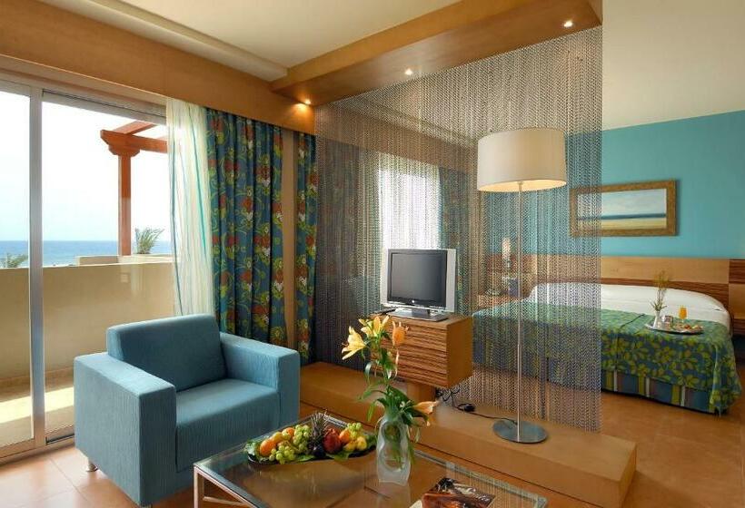 جناح, Elba Carlota Beach & Golf Resort