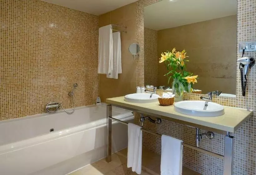 اتاق خانوادگی با چشمانداز دریا, Elba Carlota Beach & Golf Resort