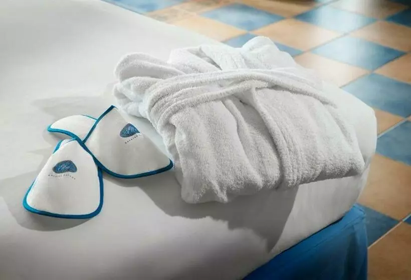 سوئیت سینیور, Elba Carlota Beach & Golf Resort