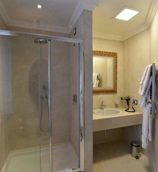 Полулюкс, Grand Hotel Yerevan   Small Luxury Hotels Of The World