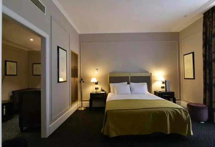 سوییت جونیور, Grand Hotel Yerevan   Small Luxury Hotels Of The World