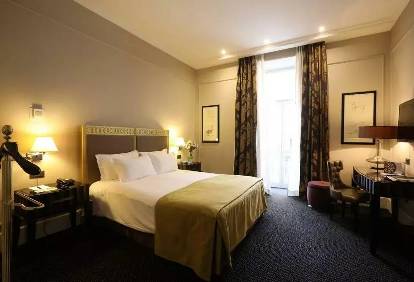سوییت جونیور, Grand Hotel Yerevan   Small Luxury Hotels Of The World