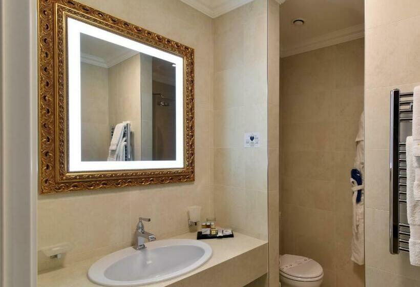 Стандартный Номер Кровать Кинг, Grand Hotel Yerevan   Small Luxury Hotels Of The World