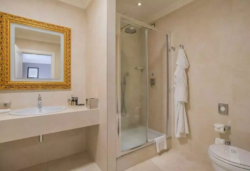 اتاق لوکس, Grand Hotel Yerevan   Small Luxury Hotels Of The World