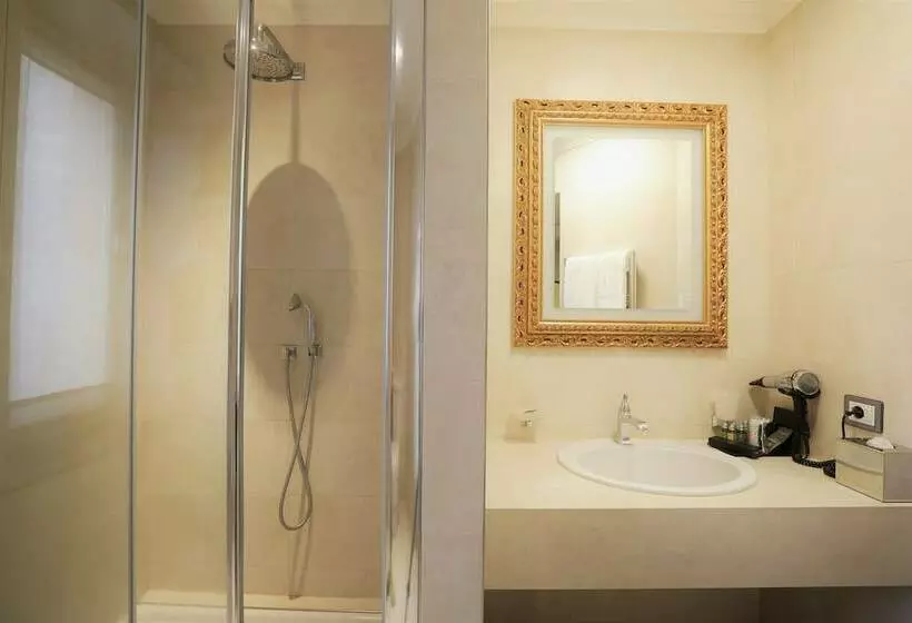 اتاق کلاسیک, Grand Hotel Yerevan   Small Luxury Hotels Of The World