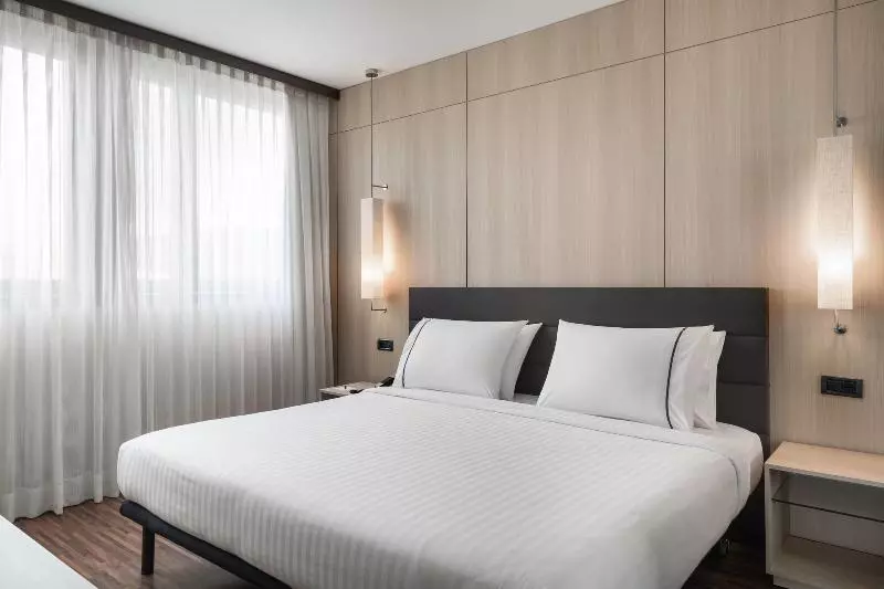 キングサイズベッドのスタンダードルーム, Ac Hotel Firenze By Marriott