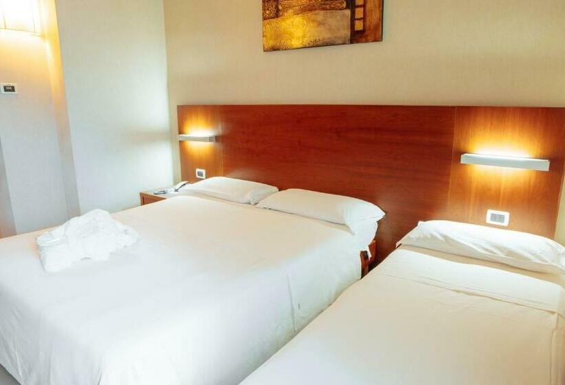 Номер Стандарт Трехместный, Amico