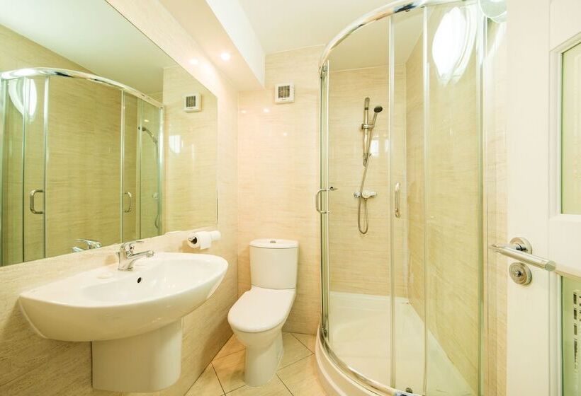 غرفة عائلية, Arden Hotel And Leisure Club