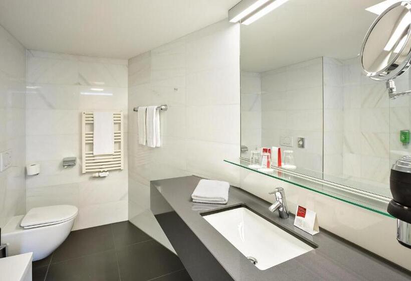 スタンダードトリプルルーム, Austria Trend Hotel Congress Innsbruck