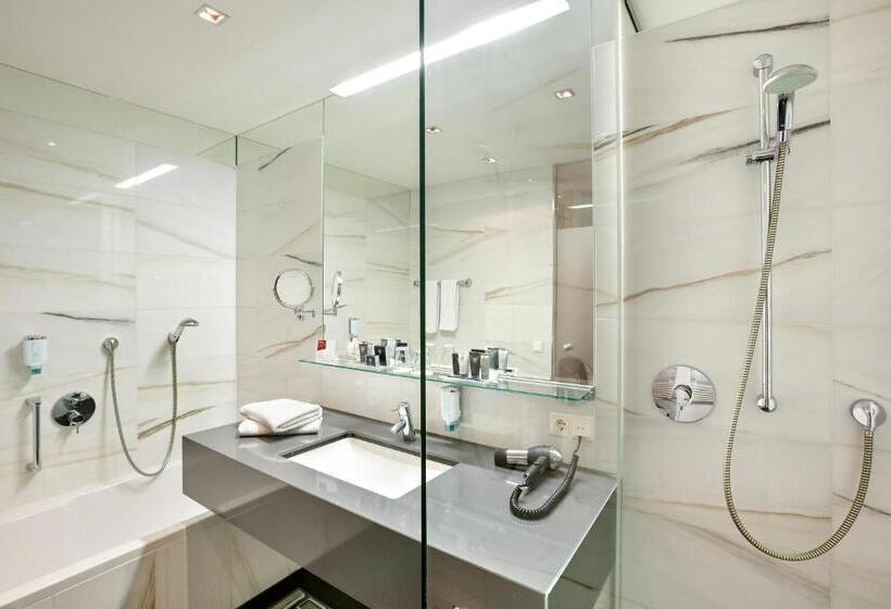 Люкс с Террасой, Austria Trend Hotel Congress Innsbruck