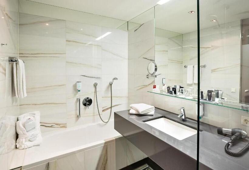 テラス付スイート, Austria Trend Hotel Congress Innsbruck