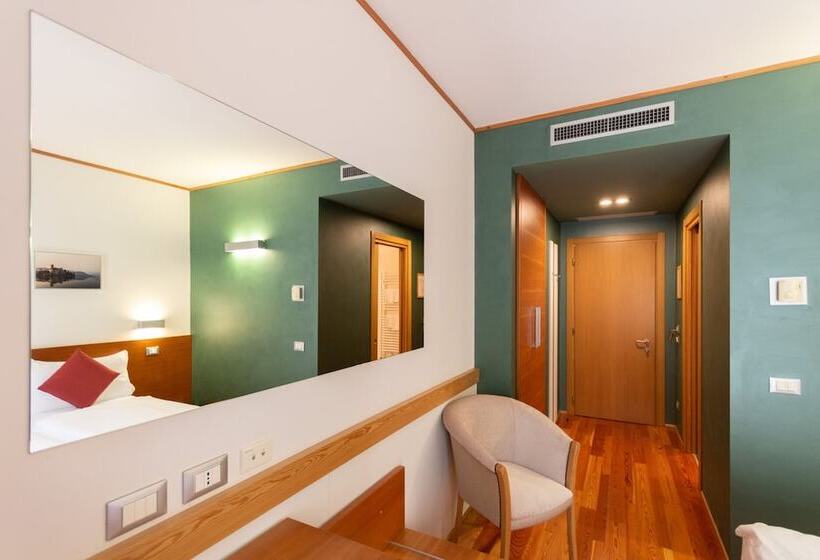 חדר סטנדרט, Cortese