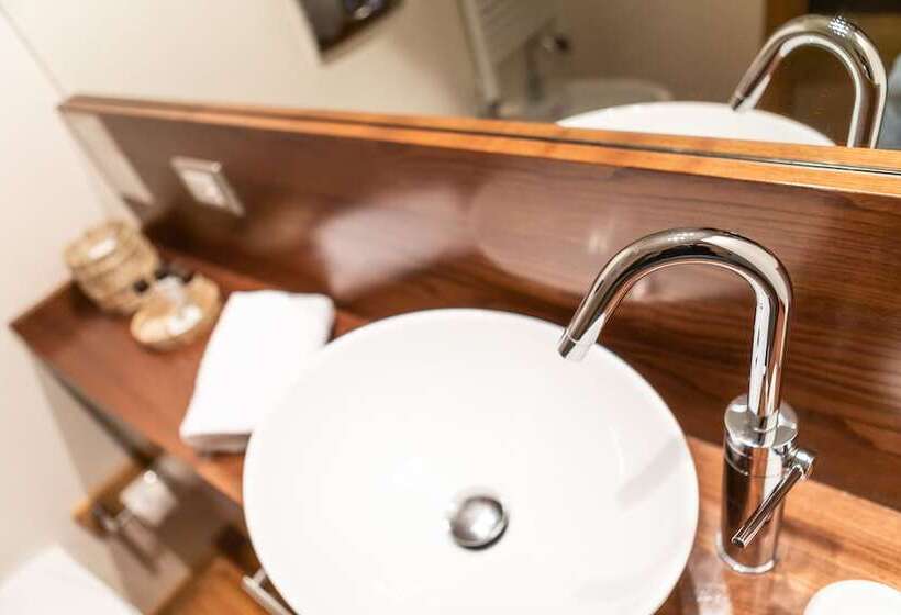 חדר סטנדרט, Cortese