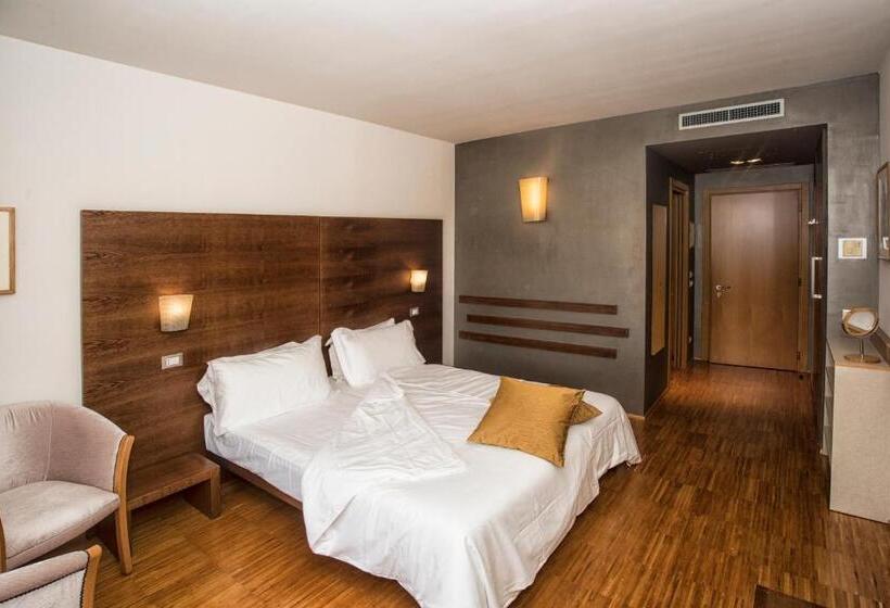 חדר סטנדרט, Cortese