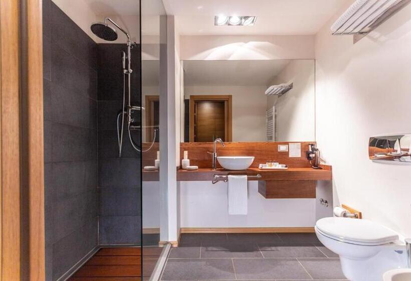 סוויטת ג'וניור, Cortese