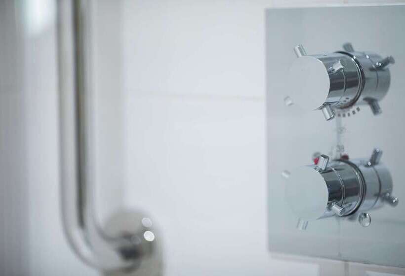 디럭스 룸, Doubletree By Hilton Coventry Building Society Arena