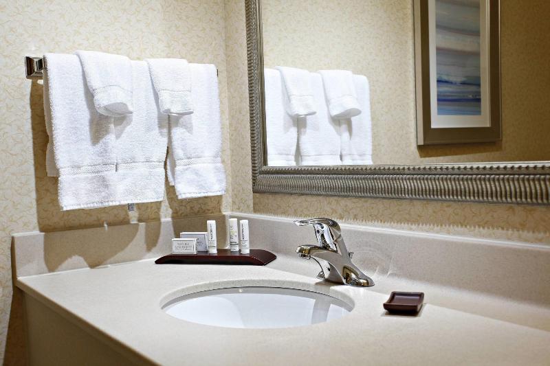 스탠다드 룸 킹사이즈 침대, Marriott Fairfield Sudbury