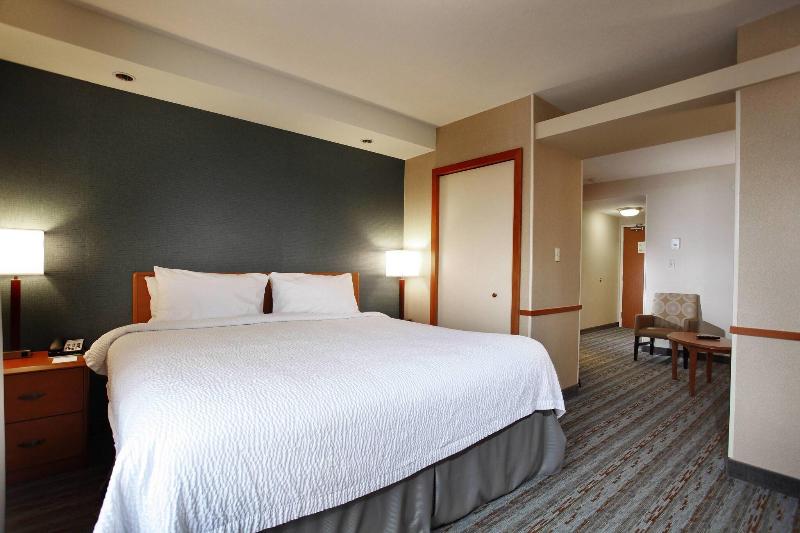 스탠다드 룸 킹사이즈 침대, Marriott Fairfield Sudbury