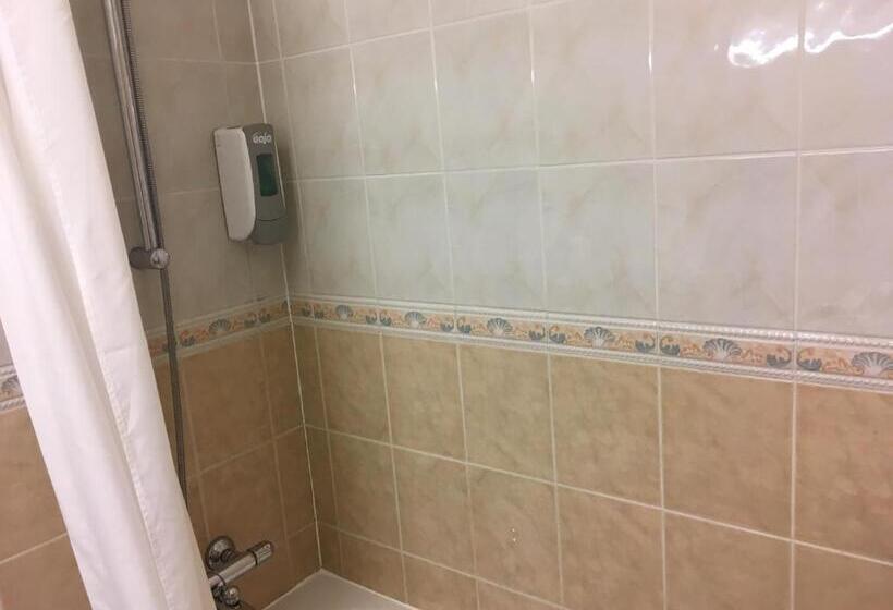 スタンダードルーム, Moreton Park