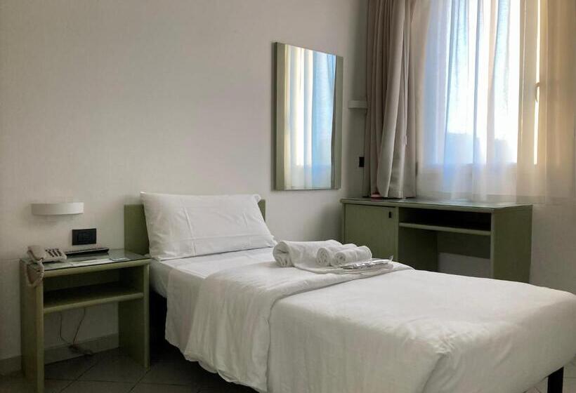 חדר סטנדרט יחיד, Primo