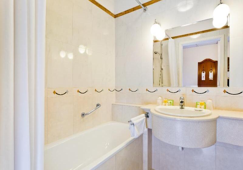 Pokój Standard Jednoosobowy, Qubus Hotel Wrocław