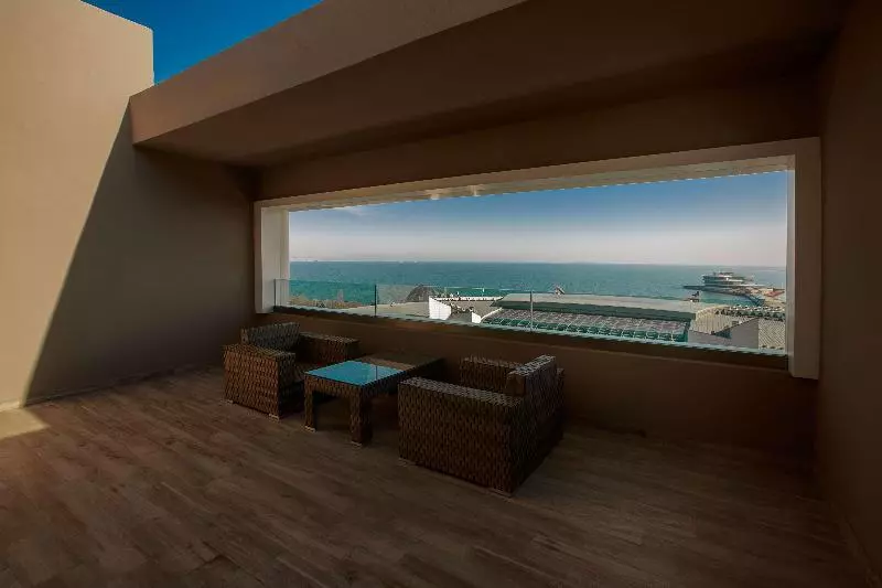 استودیوی استاندارد با چشم‌انداز دریا, Radisson Hotel Baku