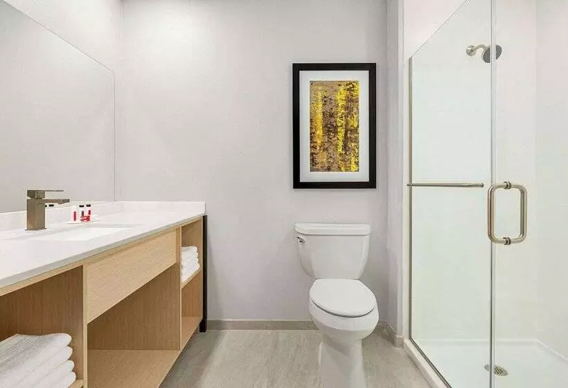 اتاق استاندارد, Ramada By Wyndham Marina