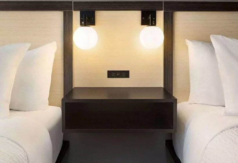 اتاق استاندارد, Ramada By Wyndham Marina