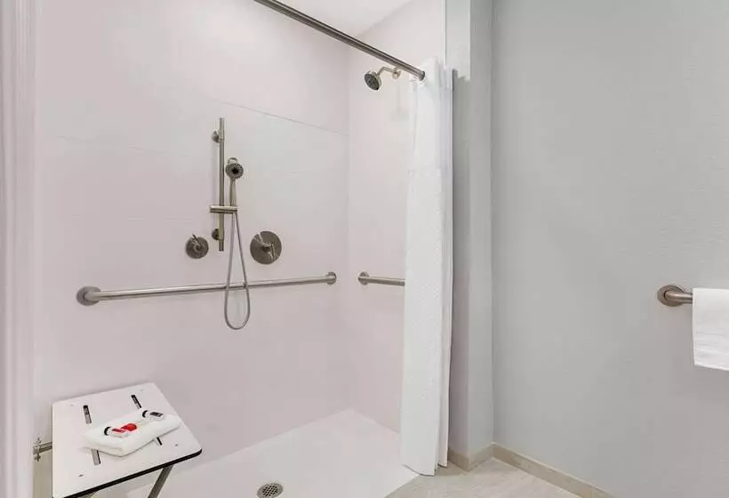 اتاق استاندارد برای معلولان, Ramada By Wyndham Marina